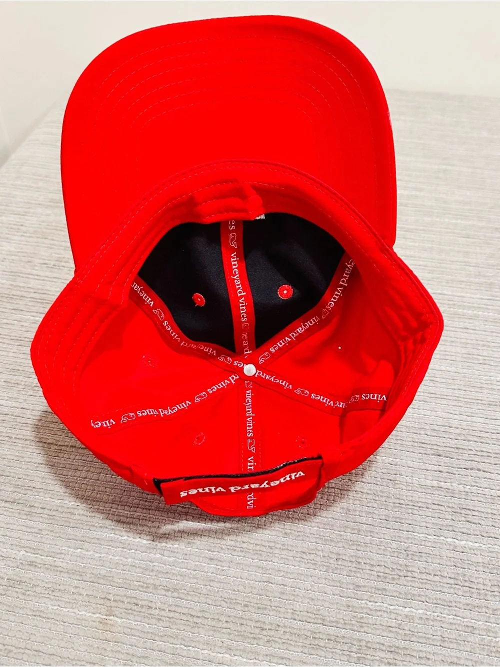 Vineyard Vines Red Men’s Baseball Hat Self Fastening Strap Snapback